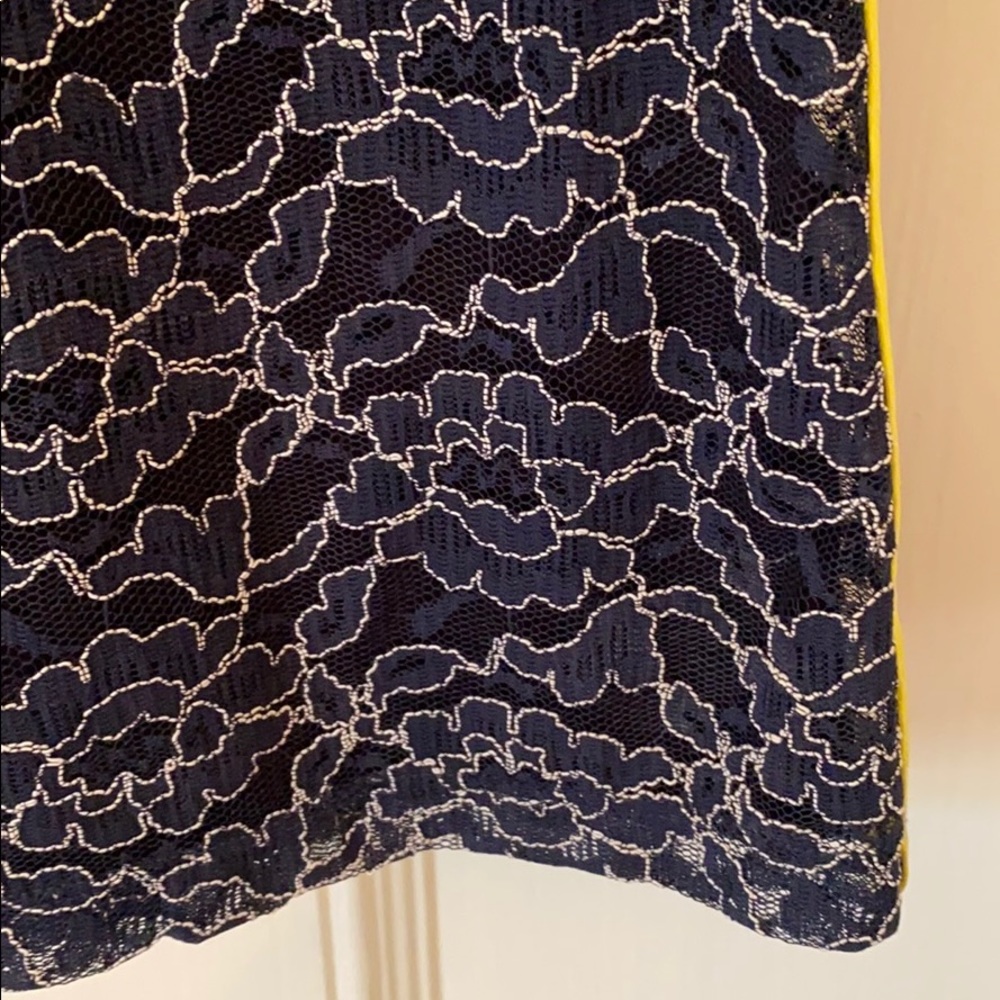 Banana Republic Top - Picture 4 of 8